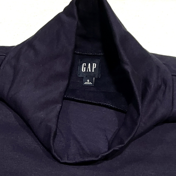 GAP Cloud Light Women's Navy Turtleneck Sweatshirt-Size S -NWT - Picture 2 of 6